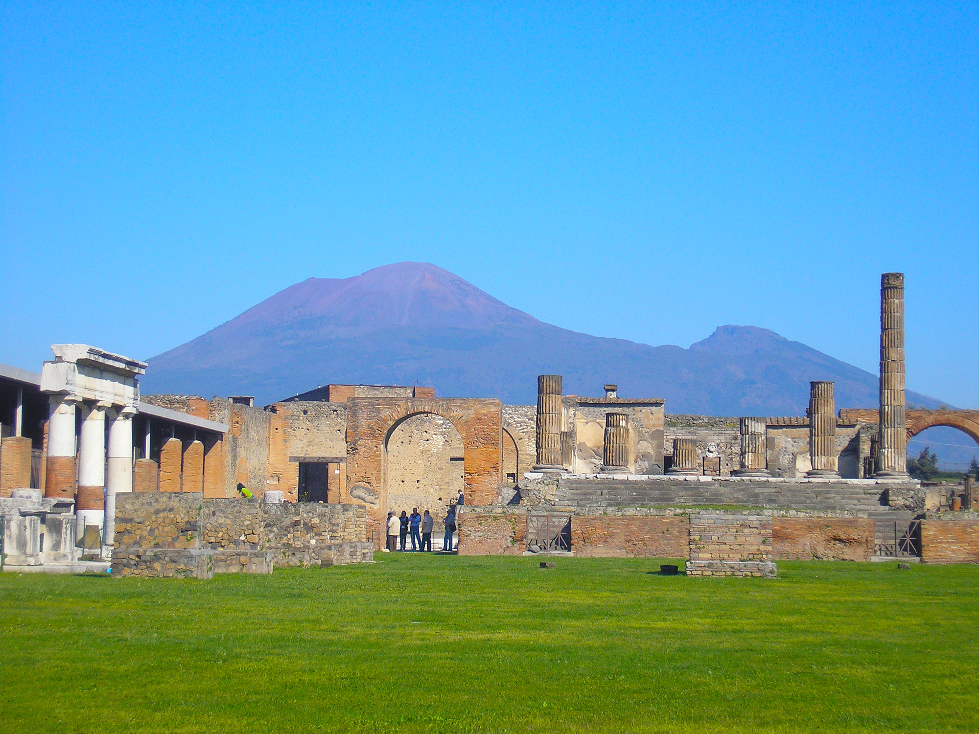 ヴェスヴィオの噴火で消えた古代都市ポンペイ遺跡の見所(イタリア) – VOYAGE -世界見聞録-